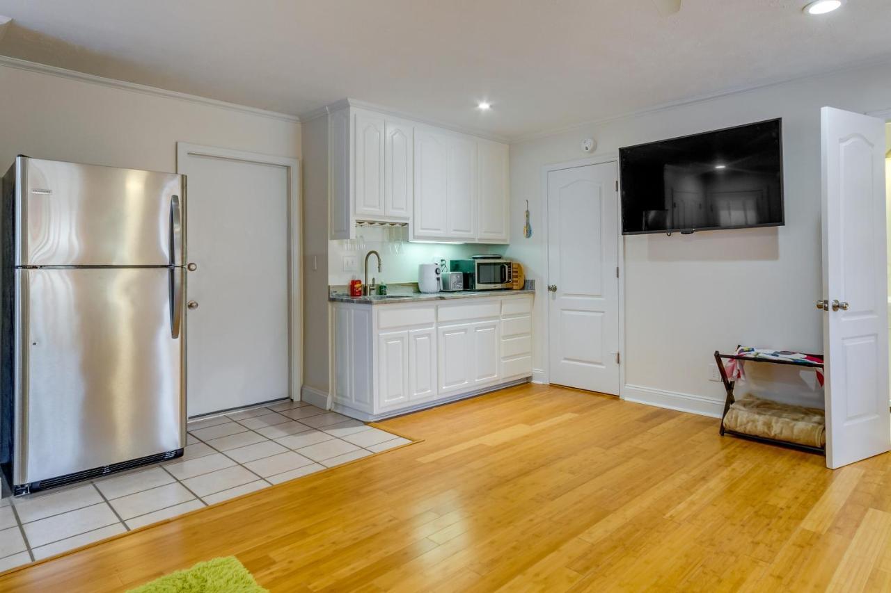 Gulf Breeze Vacation Rental For 2 With Pool Access! 외부 사진