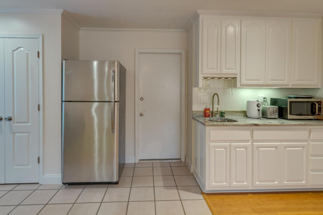 Gulf Breeze Vacation Rental For 2 With Pool Access! 외부 사진