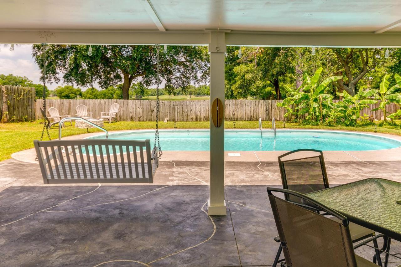 Gulf Breeze Vacation Rental For 2 With Pool Access! 외부 사진