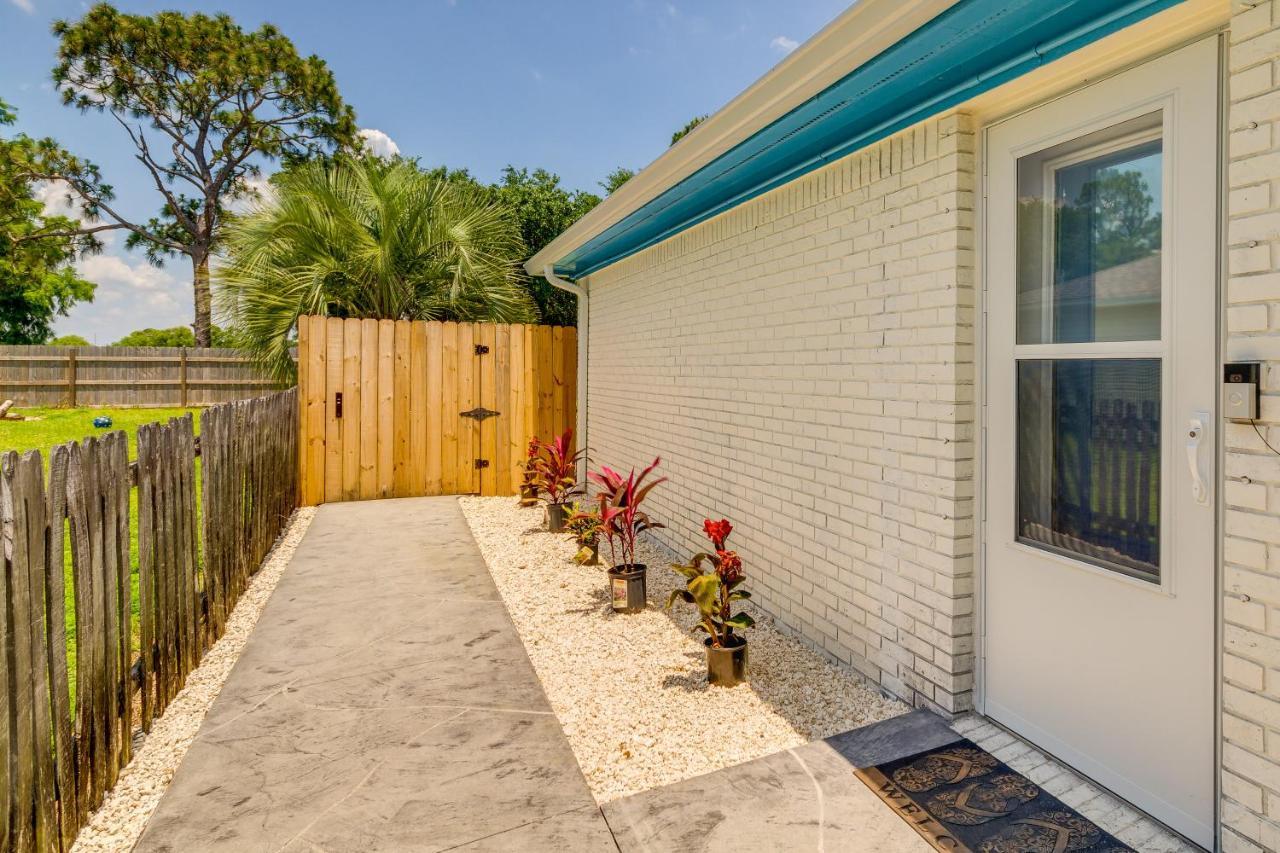 Gulf Breeze Vacation Rental For 2 With Pool Access! 외부 사진