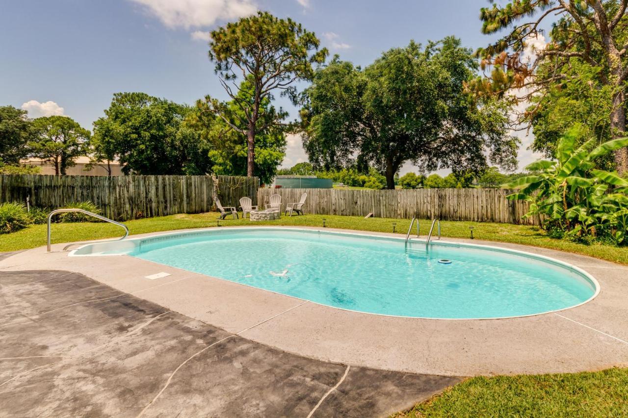 Gulf Breeze Vacation Rental For 2 With Pool Access! 외부 사진
